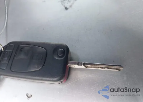 2015 Mercedes-Benz Sprinter 2500 Normal Roof из США, поврежденный, VIN WD3PE7DC1FP102088